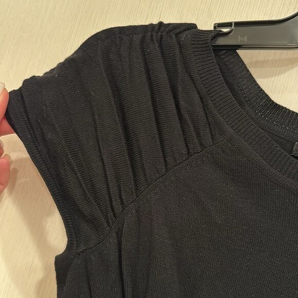 Black dress 👗 - Picture 3 of 7